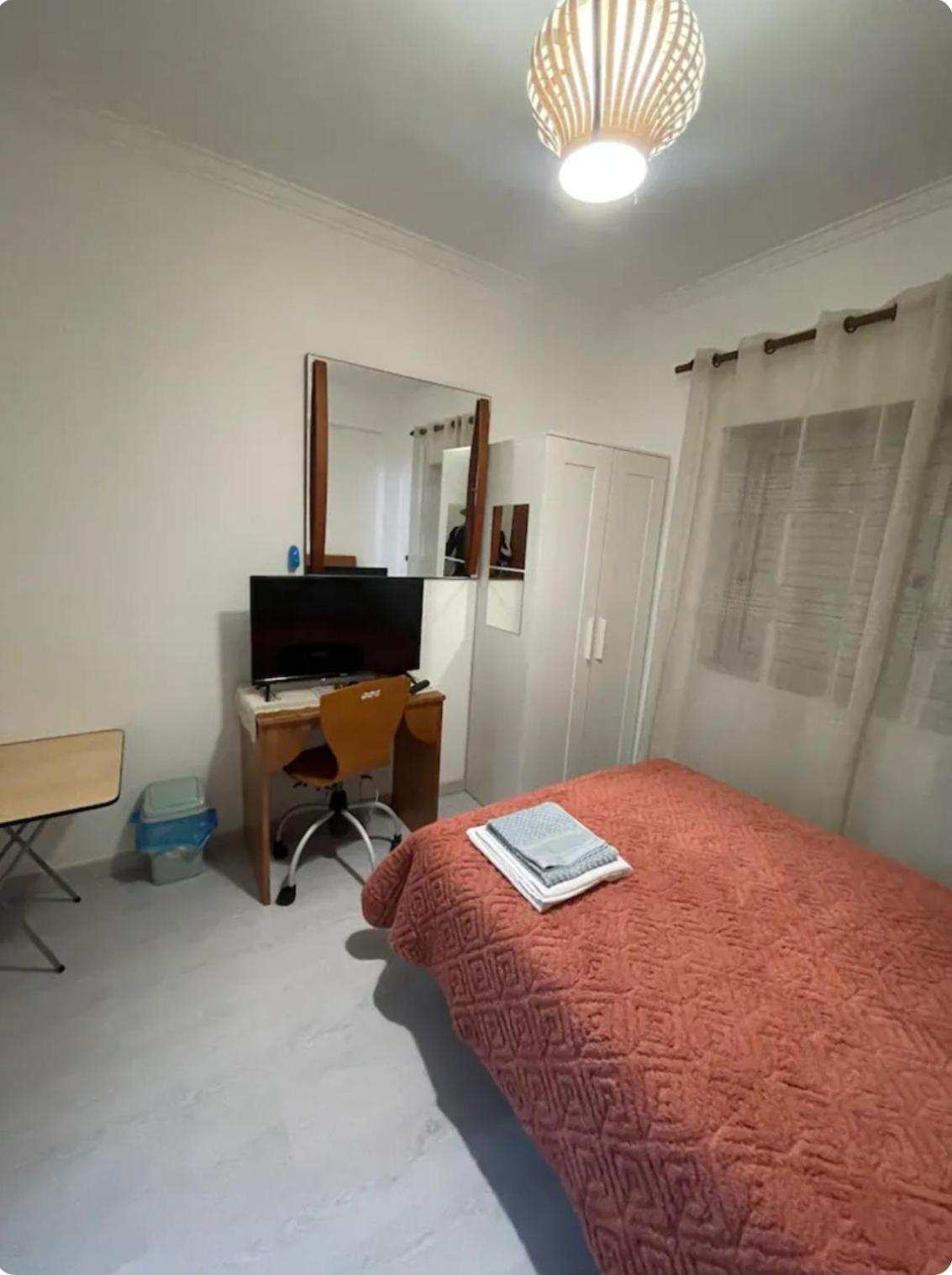 Quarto Calmo E Acolhedor Apartment อัลมาดา ภายนอก รูปภาพ