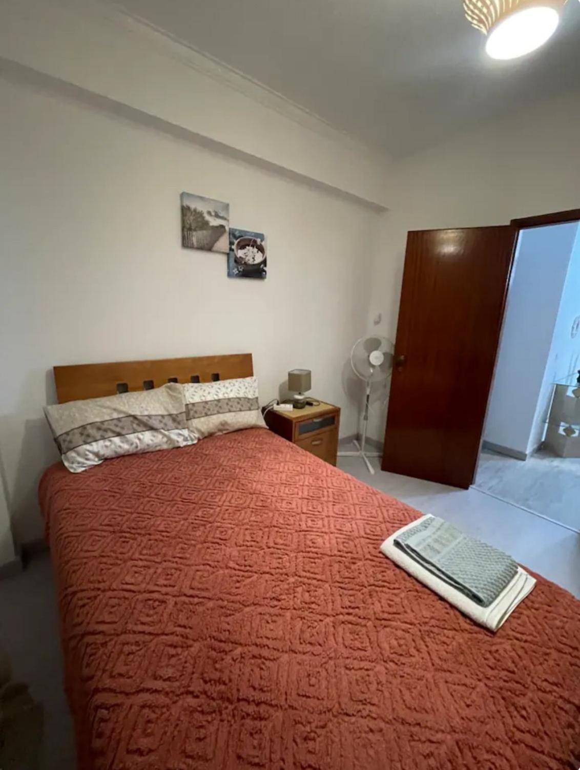 Quarto Calmo E Acolhedor Apartment อัลมาดา ภายนอก รูปภาพ