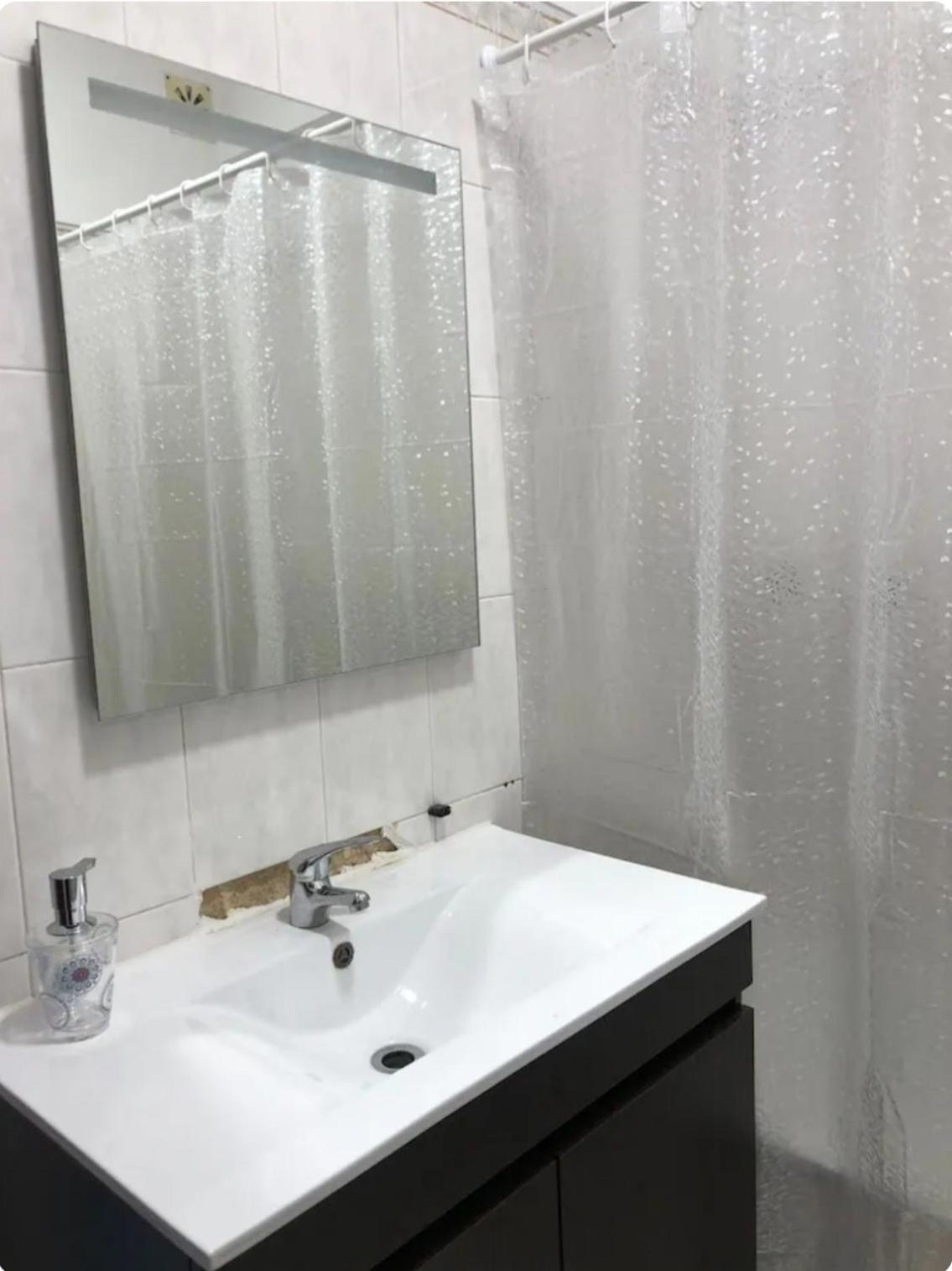 Quarto Calmo E Acolhedor Apartment อัลมาดา ภายนอก รูปภาพ