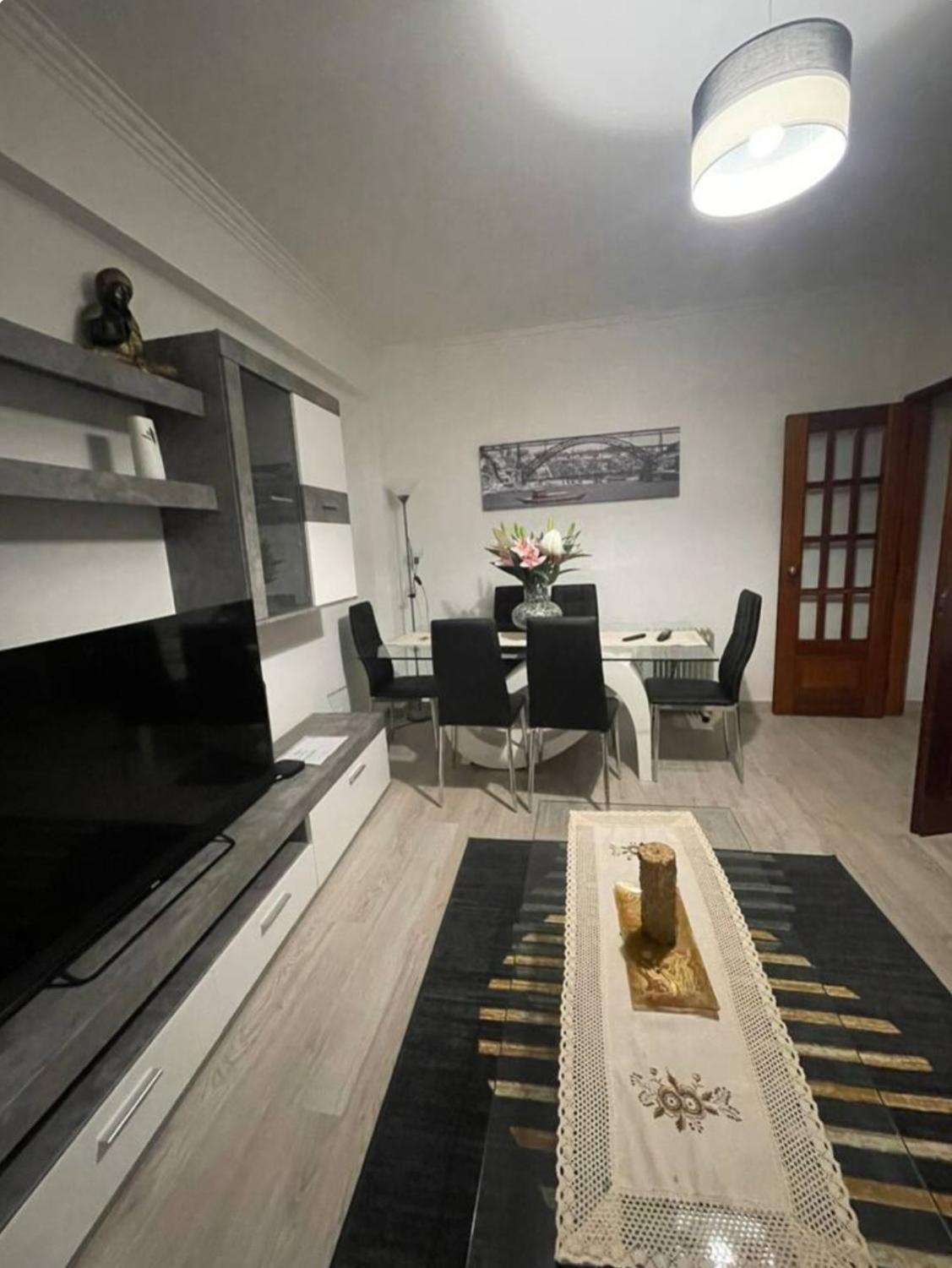 Quarto Calmo E Acolhedor Apartment อัลมาดา ภายนอก รูปภาพ