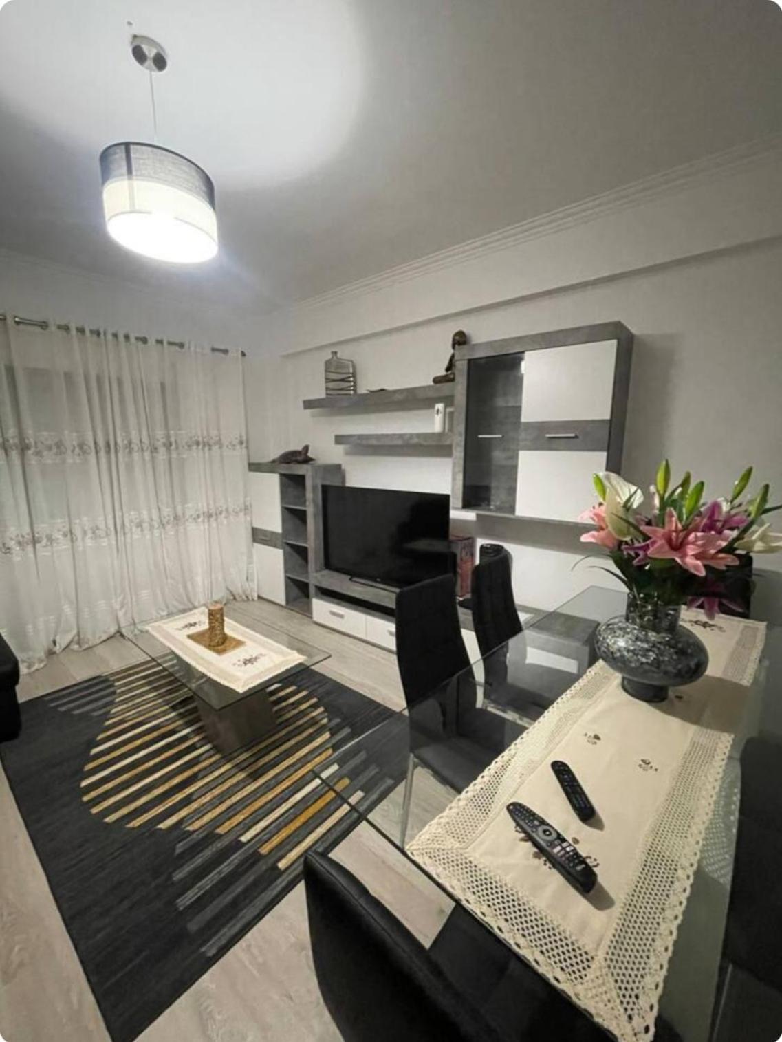 Quarto Calmo E Acolhedor Apartment อัลมาดา ภายนอก รูปภาพ